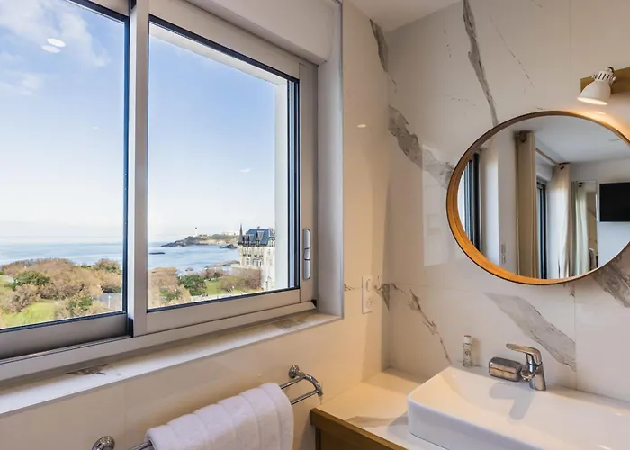 Blue Uhaina Keyweek Sea View Downtown * Μπιαρίτζ