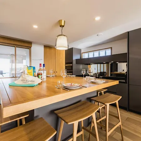 Lägenhet Blue Uhaina Keyweek Sea View Downtown