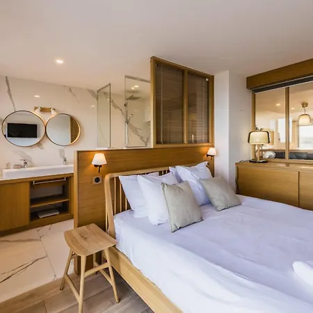 Апартаменты Blue Uhaina Keyweek Sea View Downtown *