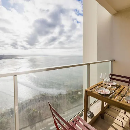 Апартаменты Blue Uhaina Keyweek Sea View Downtown *