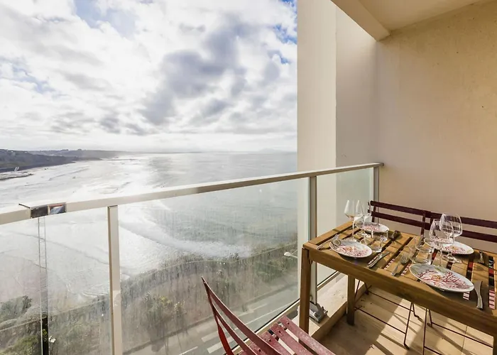 Апартаменты Blue Uhaina Keyweek Sea View Downtown *