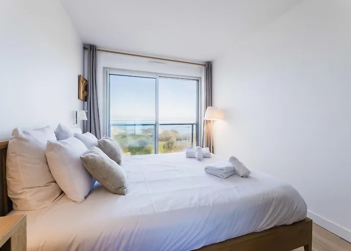 Blue Uhaina Keyweek Sea View Downtown Апартаменты *